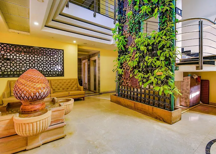Fabhotel Phoenix Resorts - Nr M Chinnaswamy Stadium